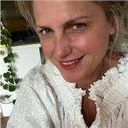 Laureata in psicologia, con esperienza ventennale nel campo delle formazione, offre lezioni di psicologia